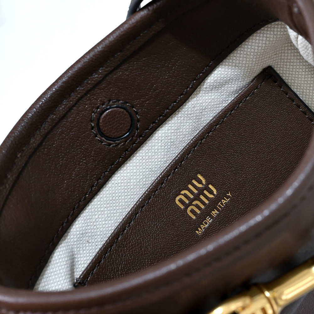 Miu Miu Nappa Leather Pouch - 상세 이미지