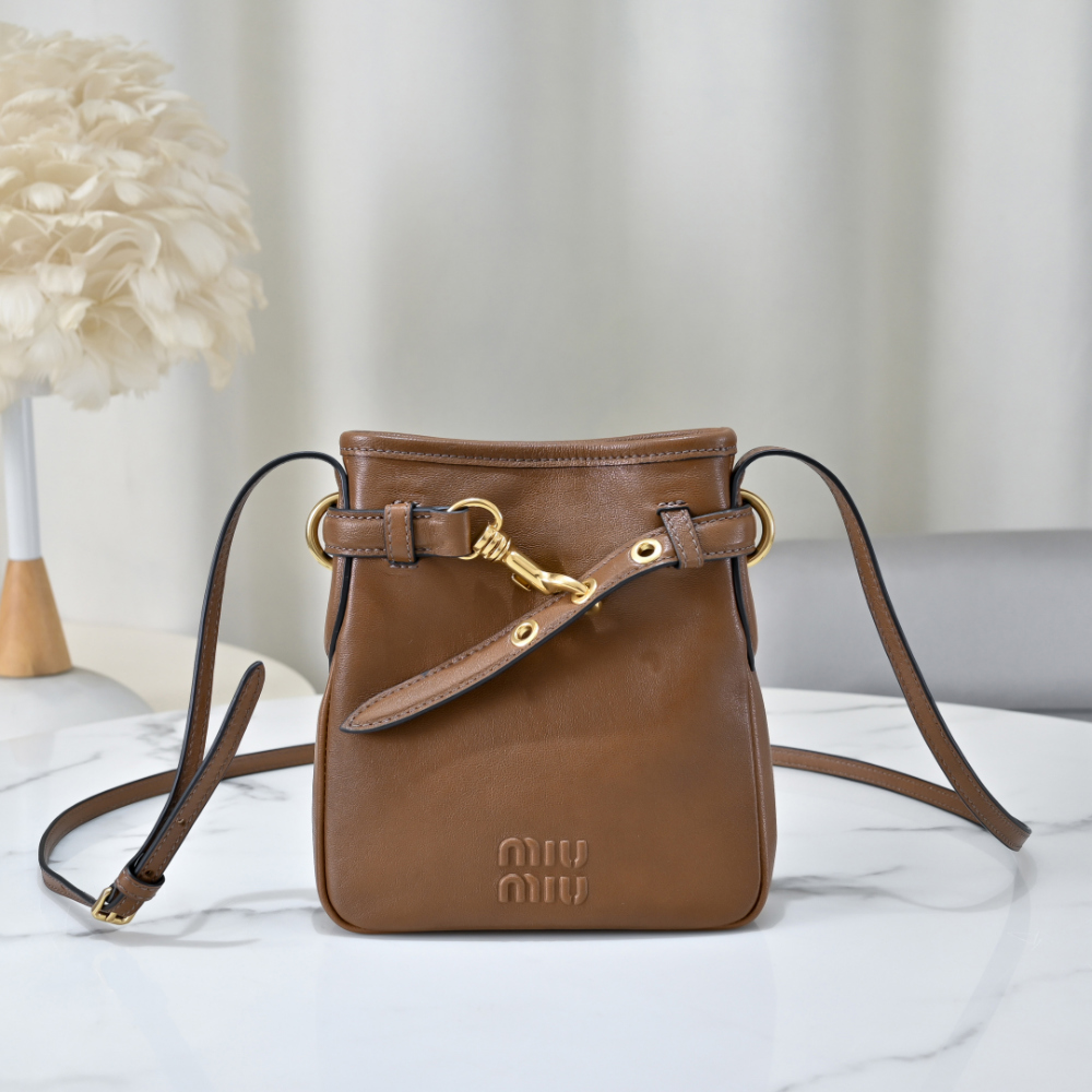 Miu Miu Nappa Leather Pouch - 상세 이미지