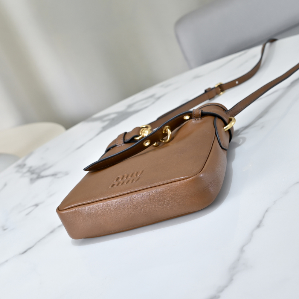 Miu Miu Nappa Leather Pouch - 상세 이미지