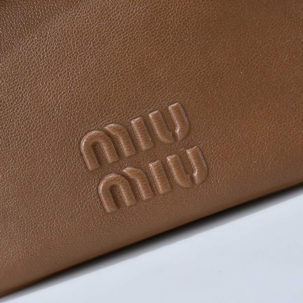Miu Miu Nappa Leather Pouch - 상세 이미지