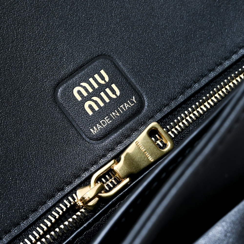 Miu Miu Penny Leather - 상세 이미지