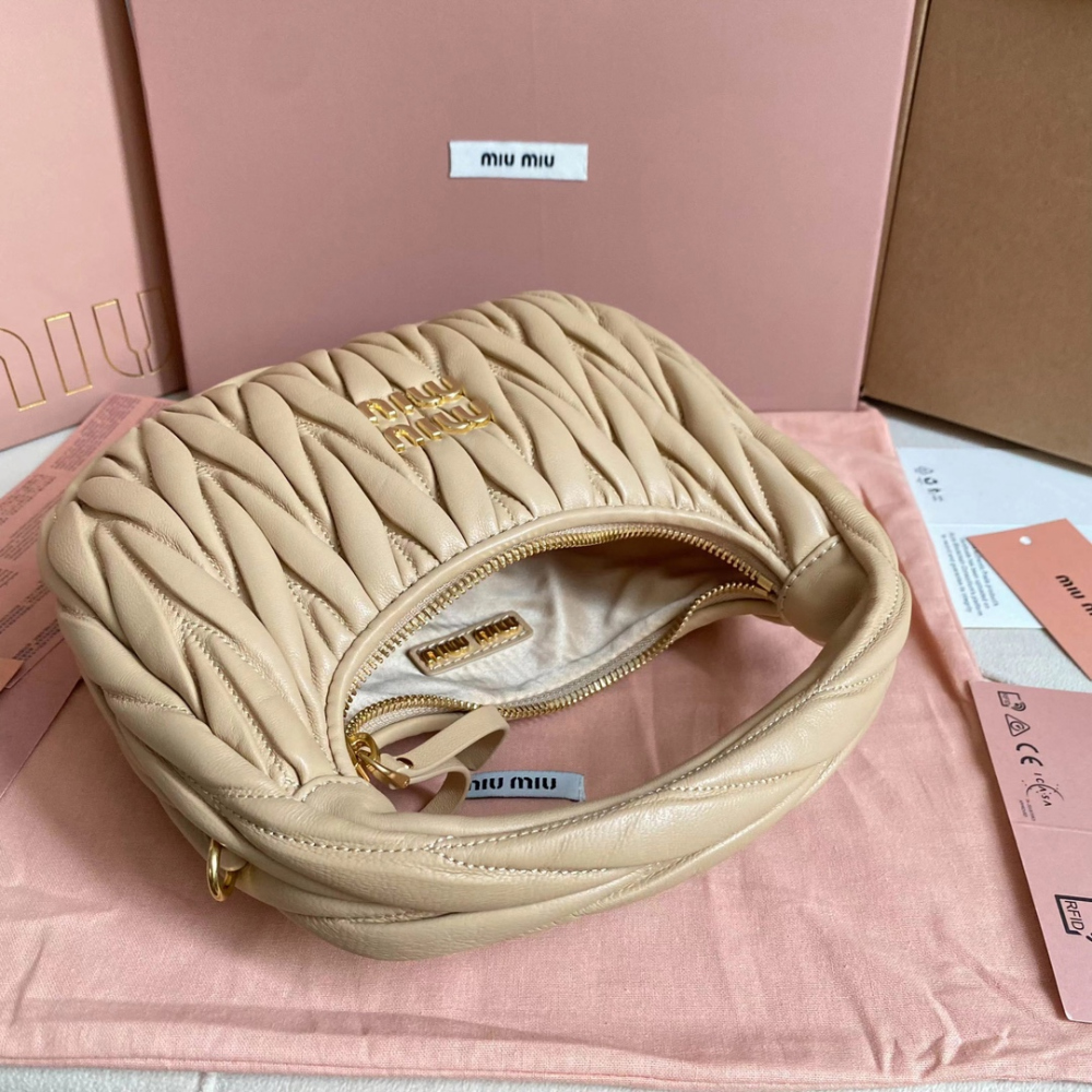 Miu Miu Miu Miu Wander Matelasse Nappa Leather Hobo 레플리카 7번 이미지 - Bag | 세미샵 레플리카 사이트