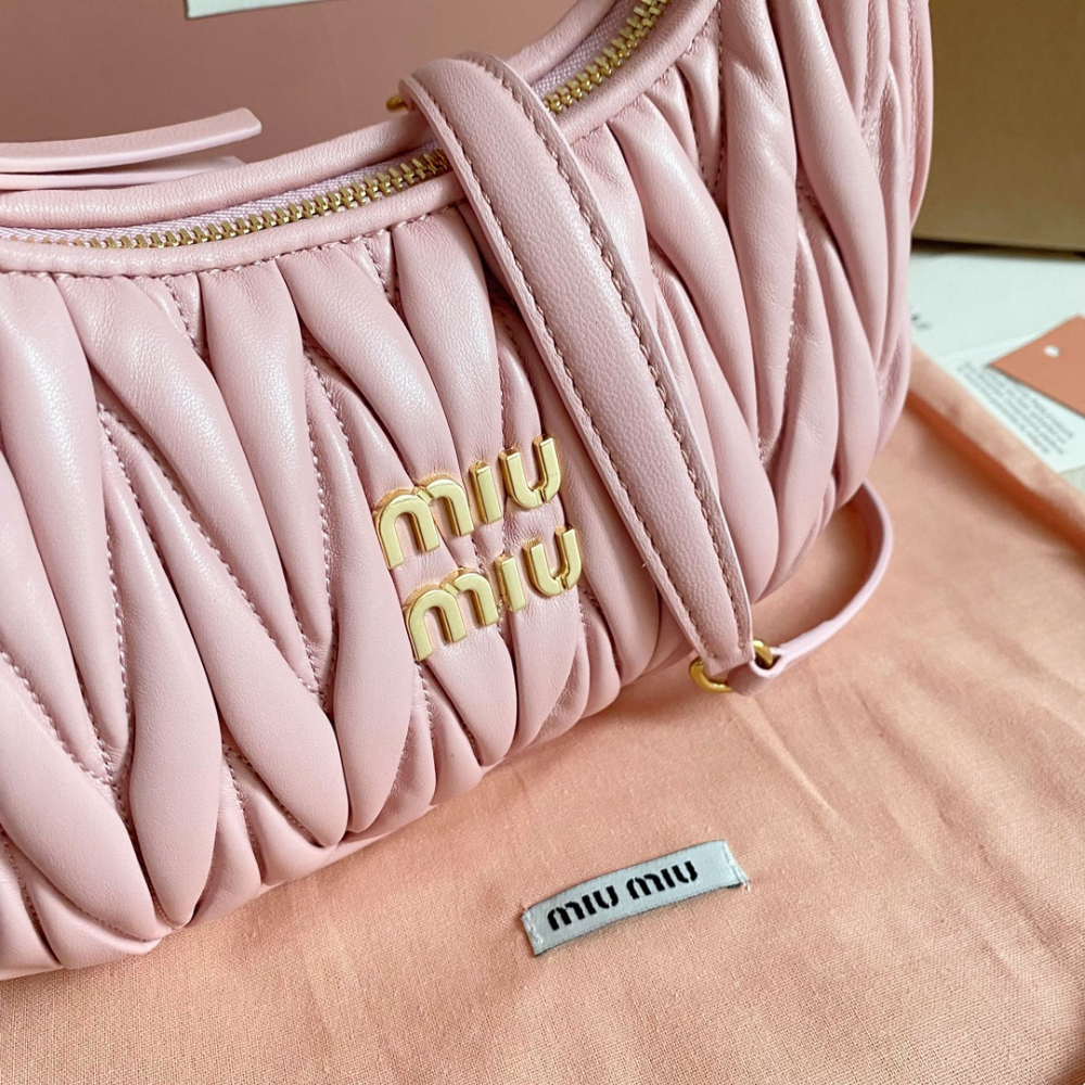 Miu Miu Miu Miu Wander Matelasse Nappa Leather Hobo 레플리카 5번 이미지 - Bag | 세미샵 레플리카 사이트