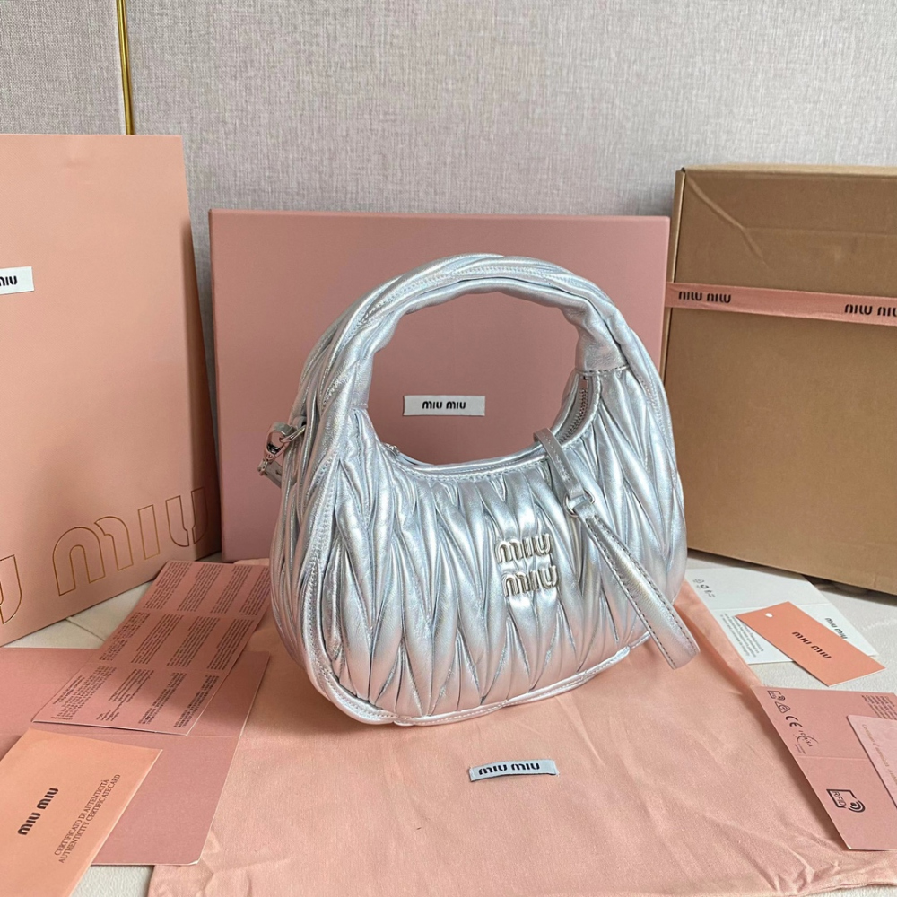 Miu Miu Miu Miu Wander Matelasse Nappa Leather Hobo 레플리카 3번 이미지 - Bag | 세미샵 레플리카 사이트