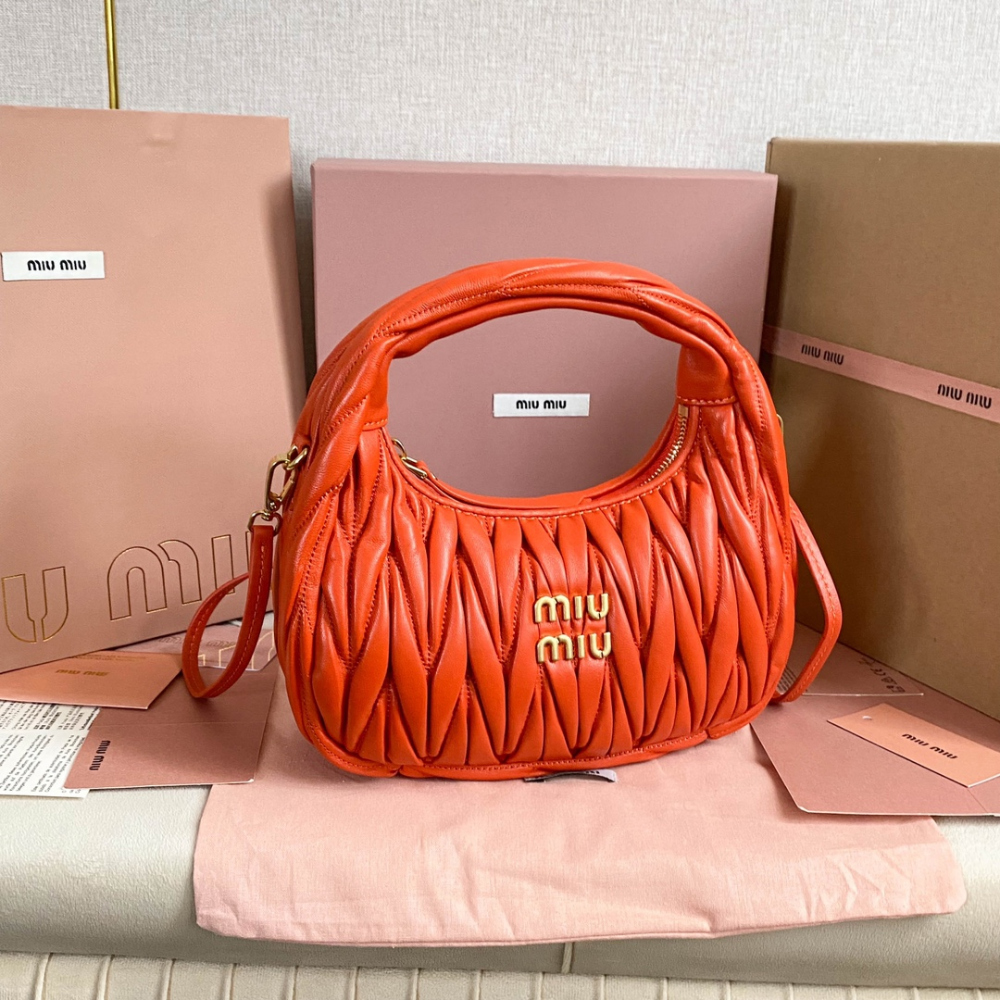 Miu Miu Miu Miu Wander Matelasse Nappa Leather Hobo 레플리카 2번 이미지 - Bag | 세미샵 레플리카 사이트