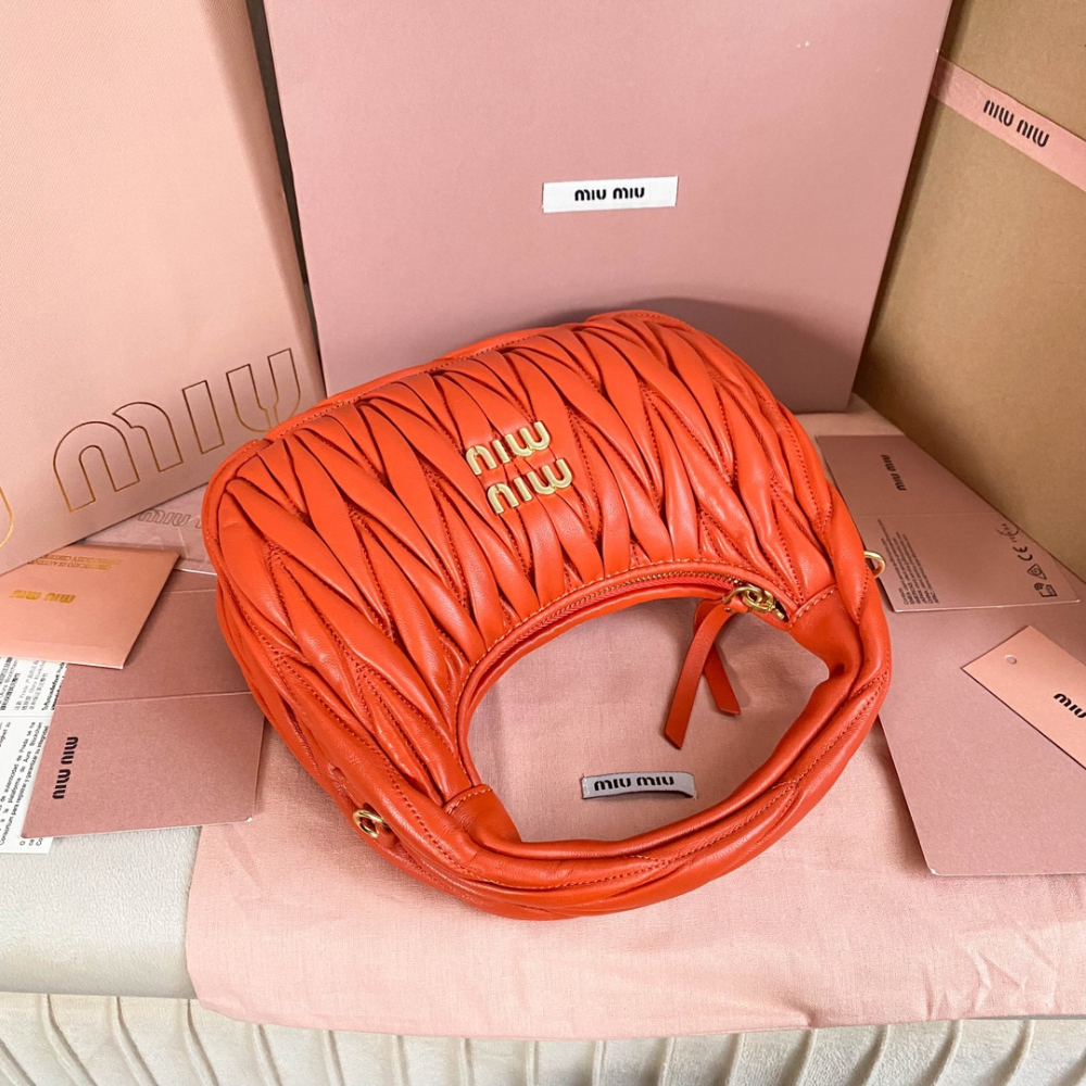 Miu Miu Miu Miu Wander Matelasse Nappa Leather Hobo 레플리카 3번 이미지 - Bag | 세미샵 레플리카 사이트