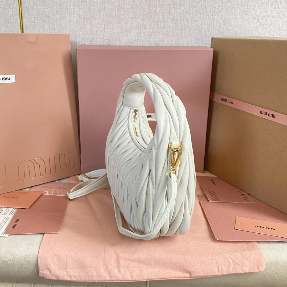 Miu Miu Miu Miu Wander Matelasse Nappa Leather Hobo 레플리카 2번 이미지 - Bag | 세미샵 레플리카 사이트