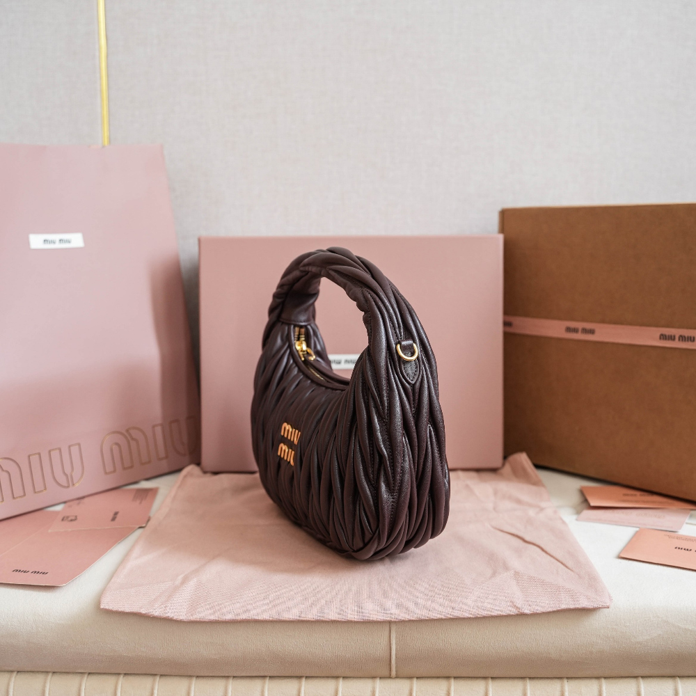 Miu Miu Miu Miu Wander Matelasse Nappa Leather Hobo 레플리카 3번 이미지 - Bag | 세미샵 레플리카 사이트