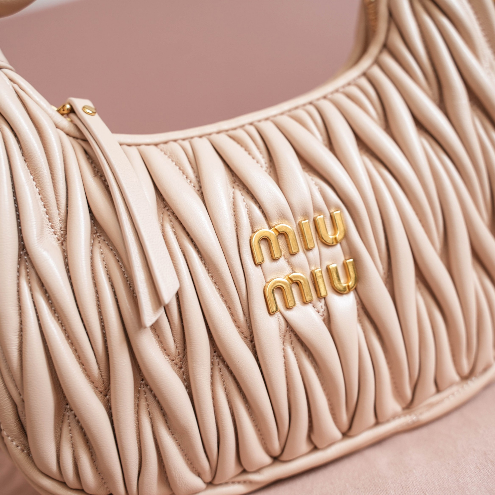 Miu Miu Miu Miu Wander Matelasse Nappa Leather Hobo 레플리카 4번 이미지 - Bag | 세미샵 레플리카 사이트