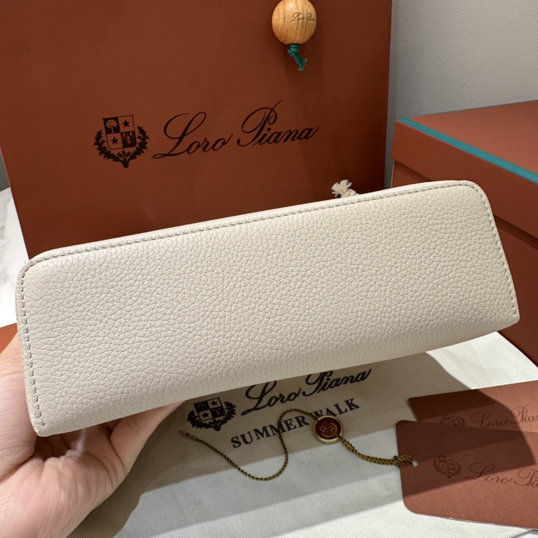 로로피아나 엑스트라 포켓 파우치 L19 4번 이미지