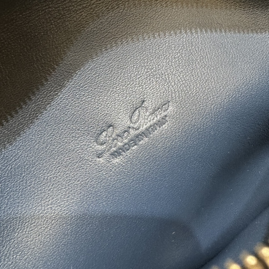 로로피아나 엑스트라 포켓 파우치 L19 8번 이미지