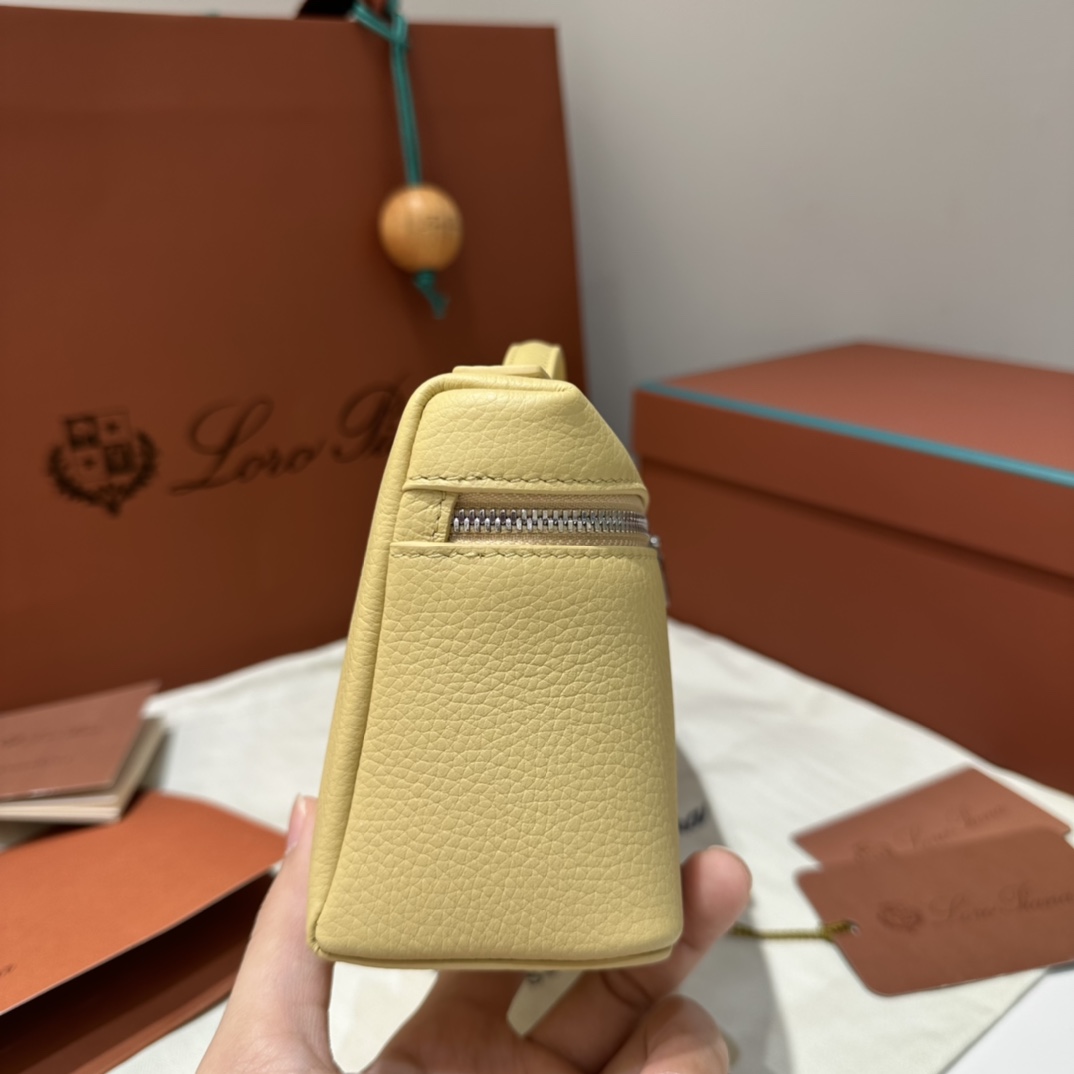 로로피아나 엑스트라 포켓 파우치 L19 3번 이미지