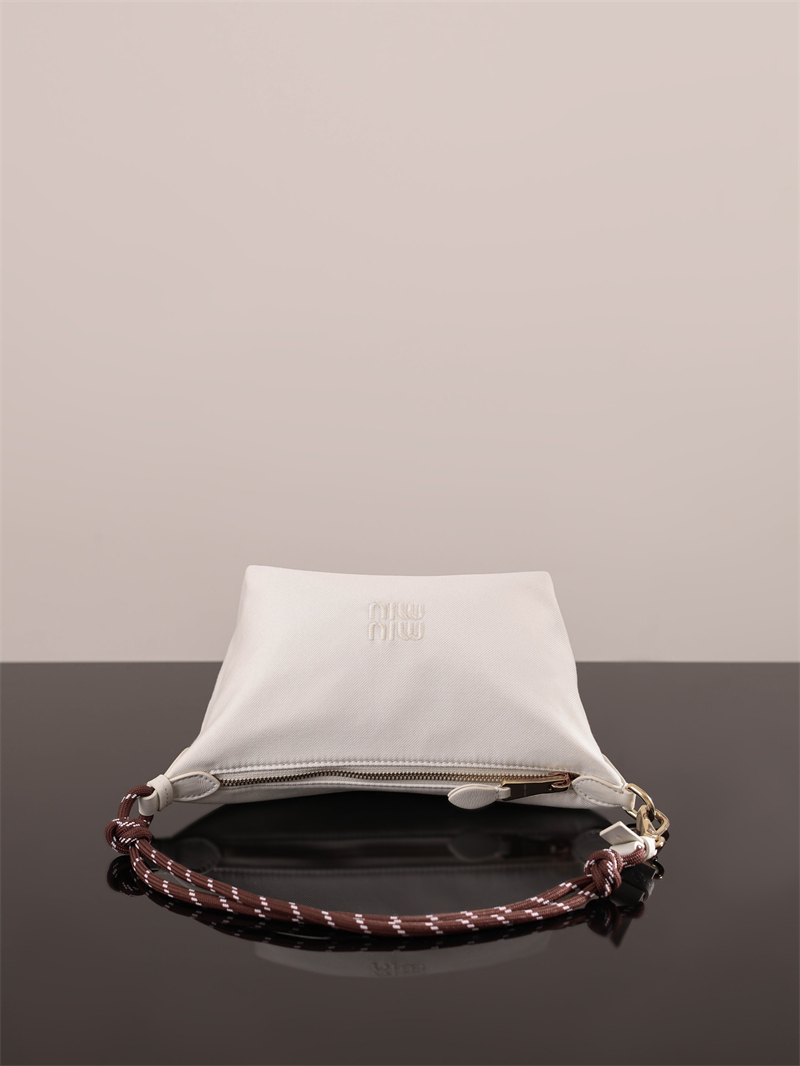 미우미우 미우미우 개버딘 파우치 화이트 5NE841 레플리카 7번 이미지 - Bag | 세미샵 레플리카 사이트