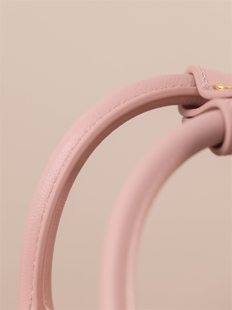 미우미우 미우미우 아르카디 마테라쎄 나파 가죽 토트 백 5BB123 레플리카 6번 이미지 - Bag | 세미샵 레플리카 사이트