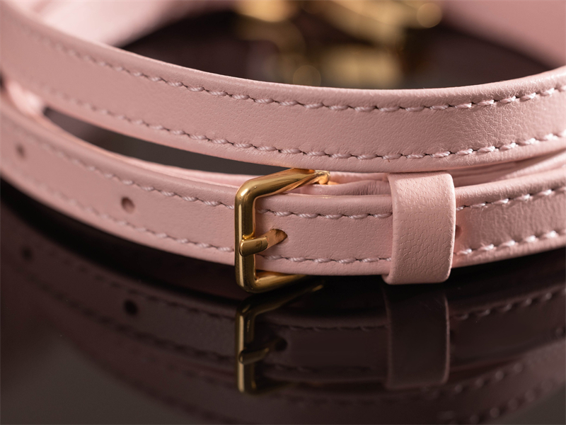 미우미우 미우미우 아르카디 마테라쎄 나파 가죽 토트 백 5BB123 레플리카 17번 이미지 - Bag | 세미샵 레플리카 사이트