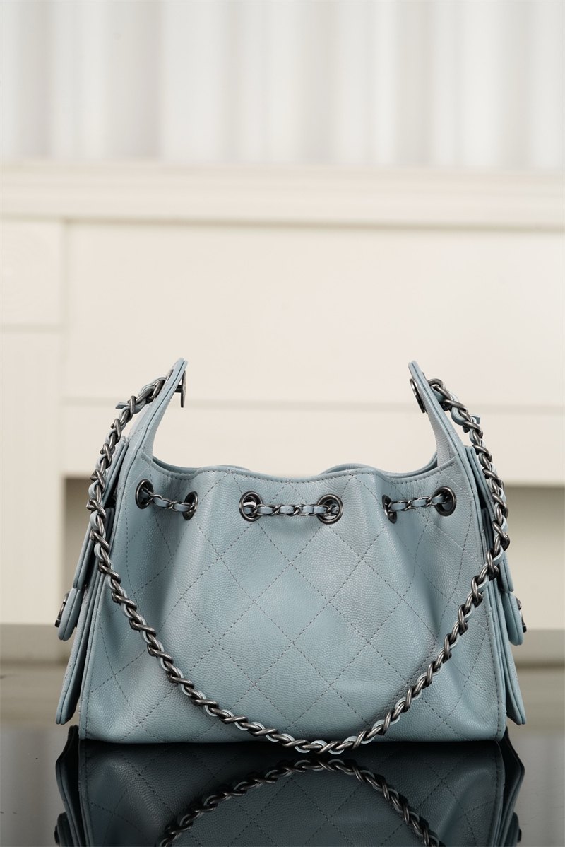 샤넬 샤넬 26C 25 미니 호보 백 그레인드 카프스킨 골드 메탈 라이트 블루 레플리카 4번 이미지 - Bag | 세미샵 레플리카 사이트