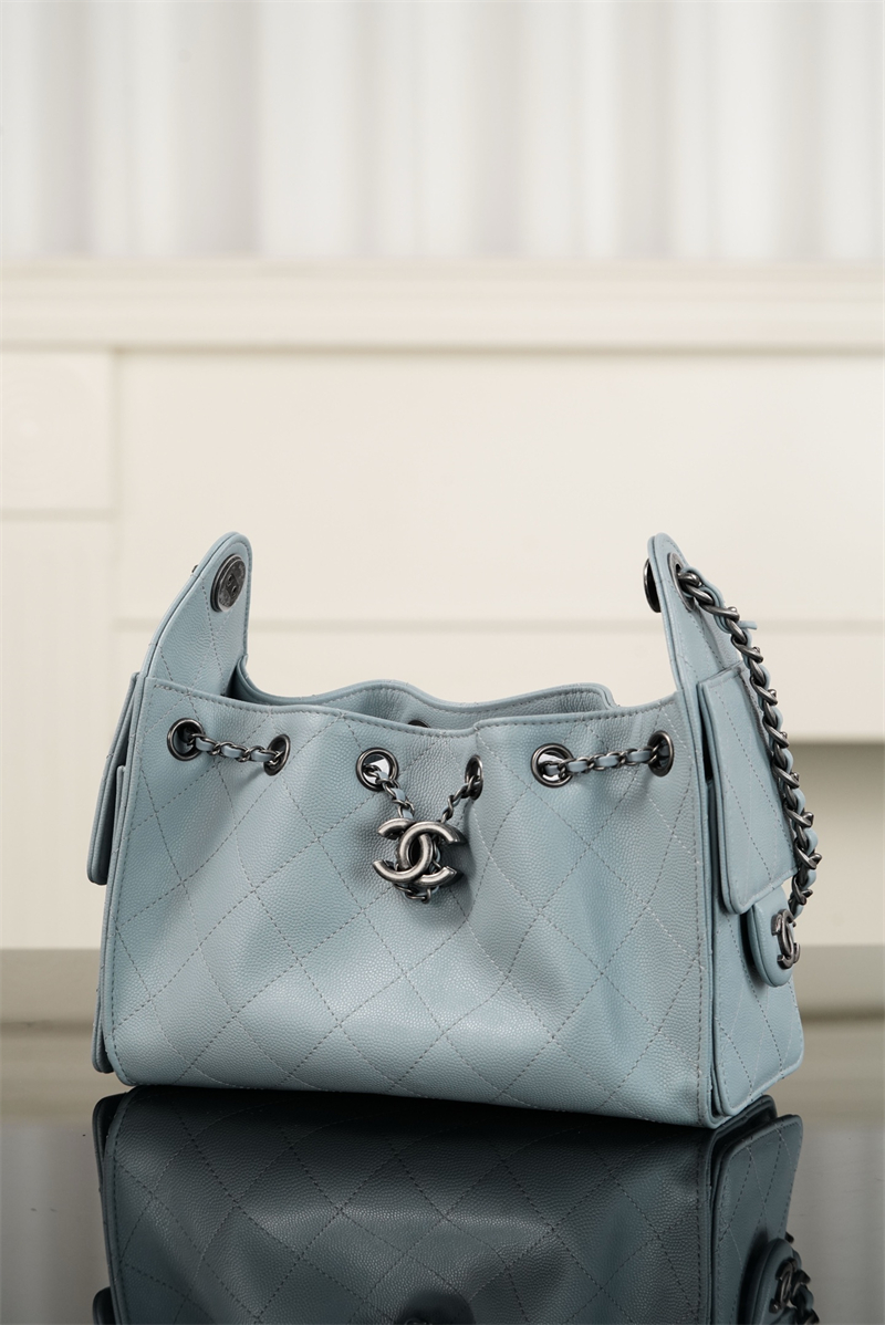 샤넬 샤넬 26C 25 미니 호보 백 그레인드 카프스킨 골드 메탈 라이트 블루 레플리카 16번 이미지 - Bag | 세미샵 레플리카 사이트