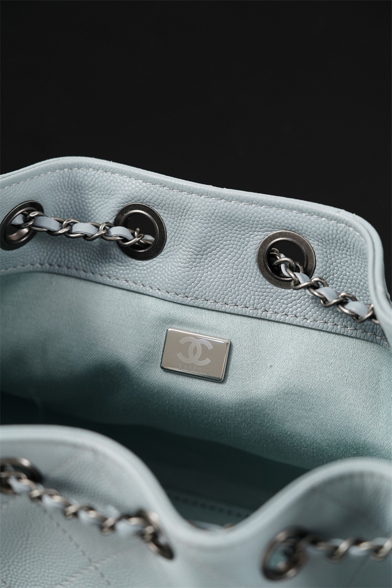 샤넬 샤넬 26C 25 미니 호보 백 그레인드 카프스킨 골드 메탈 라이트 블루 레플리카 13번 이미지 - Bag | 세미샵 레플리카 사이트