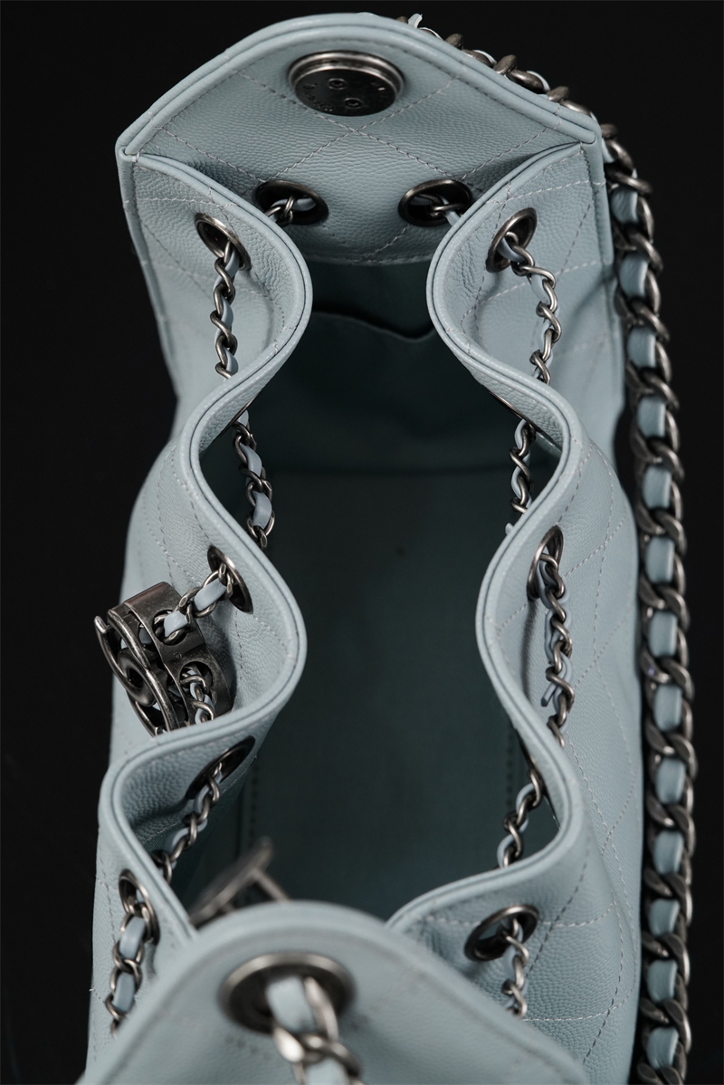 샤넬 샤넬 26C 25 미니 호보 백 그레인드 카프스킨 골드 메탈 라이트 블루 레플리카 2번 이미지 - Bag | 세미샵 레플리카 사이트