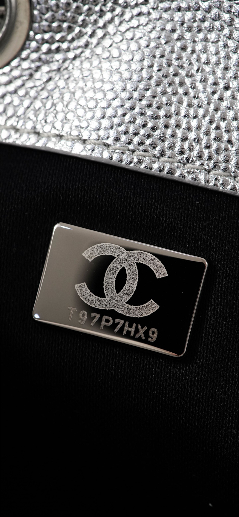 샤넬 샤넬 26C 25 미니 호보 백 그레인드 카프스킨 골드 메탈 실버 레플리카 16번 이미지 - Bag | 세미샵 레플리카 사이트