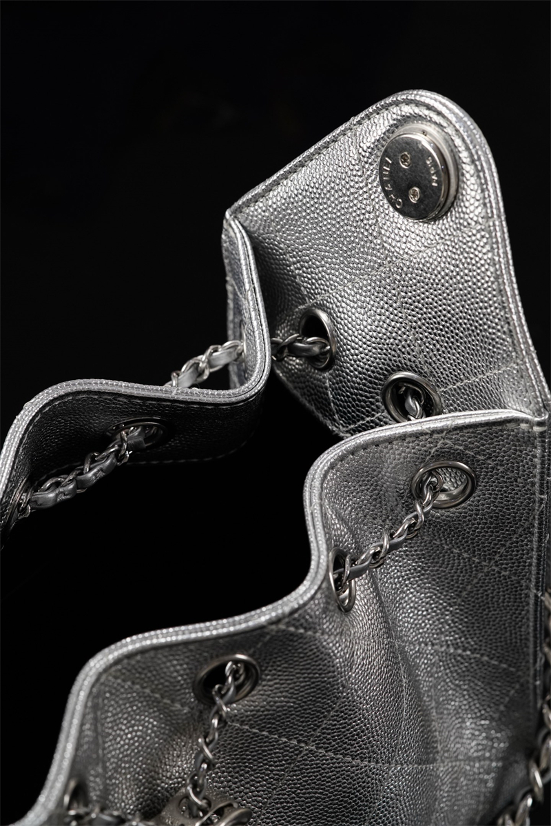 샤넬 샤넬 26C 25 미니 호보 백 그레인드 카프스킨 골드 메탈 실버 레플리카 11번 이미지 - Bag | 세미샵 레플리카 사이트