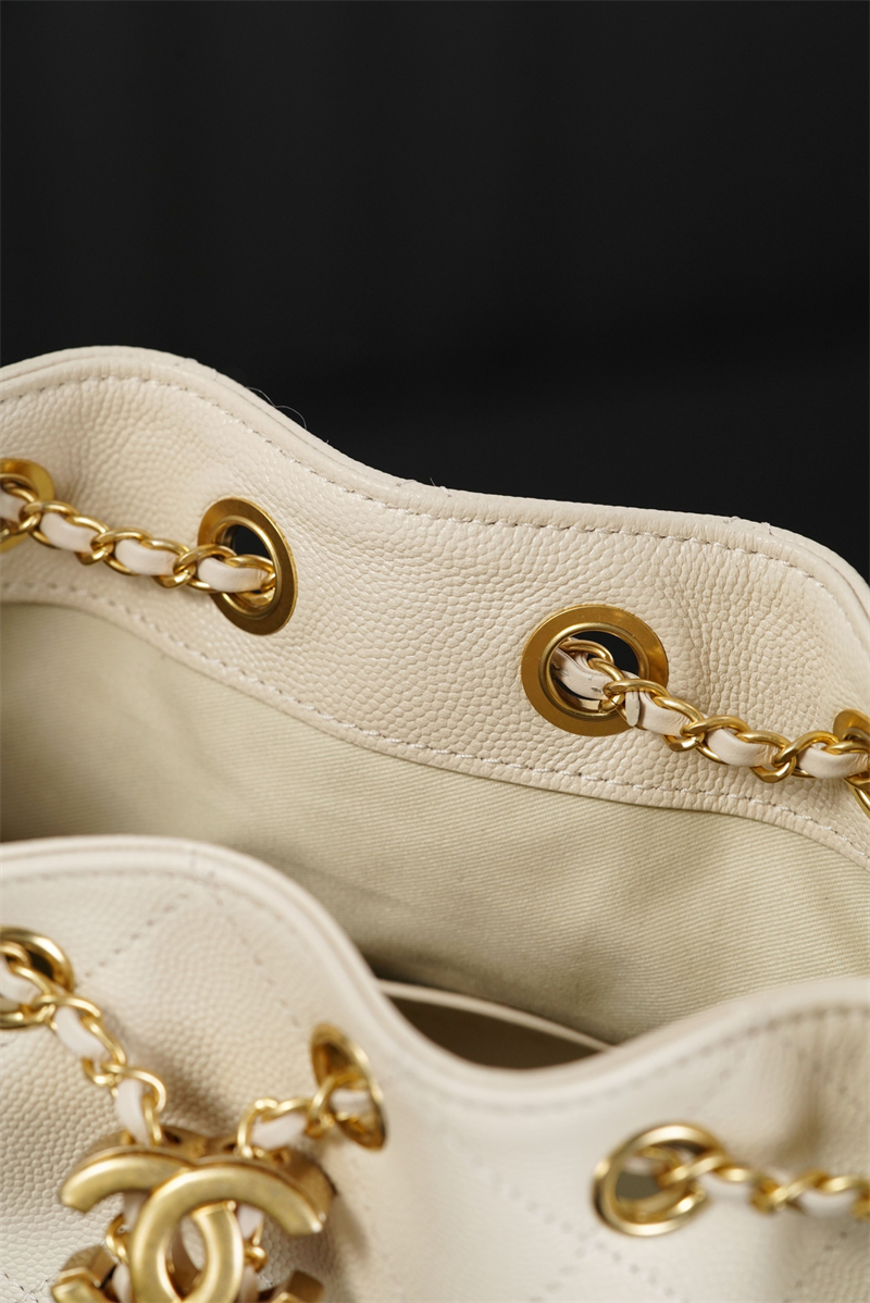 샤넬 샤넬 26C 25 미니 호보 백 그레인드 카프스킨 골드 메탈 화이트 레플리카 8번 이미지 - Bag | 세미샵 레플리카 사이트