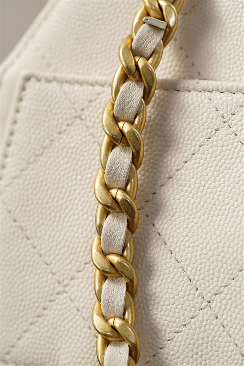 샤넬 샤넬 26C 25 미니 호보 백 그레인드 카프스킨 골드 메탈 화이트 레플리카 9번 이미지 - Bag | 세미샵 레플리카 사이트