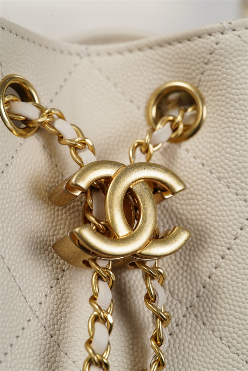 샤넬 샤넬 26C 25 미니 호보 백 그레인드 카프스킨 골드 메탈 화이트 레플리카 14번 이미지 - Bag | 세미샵 레플리카 사이트
