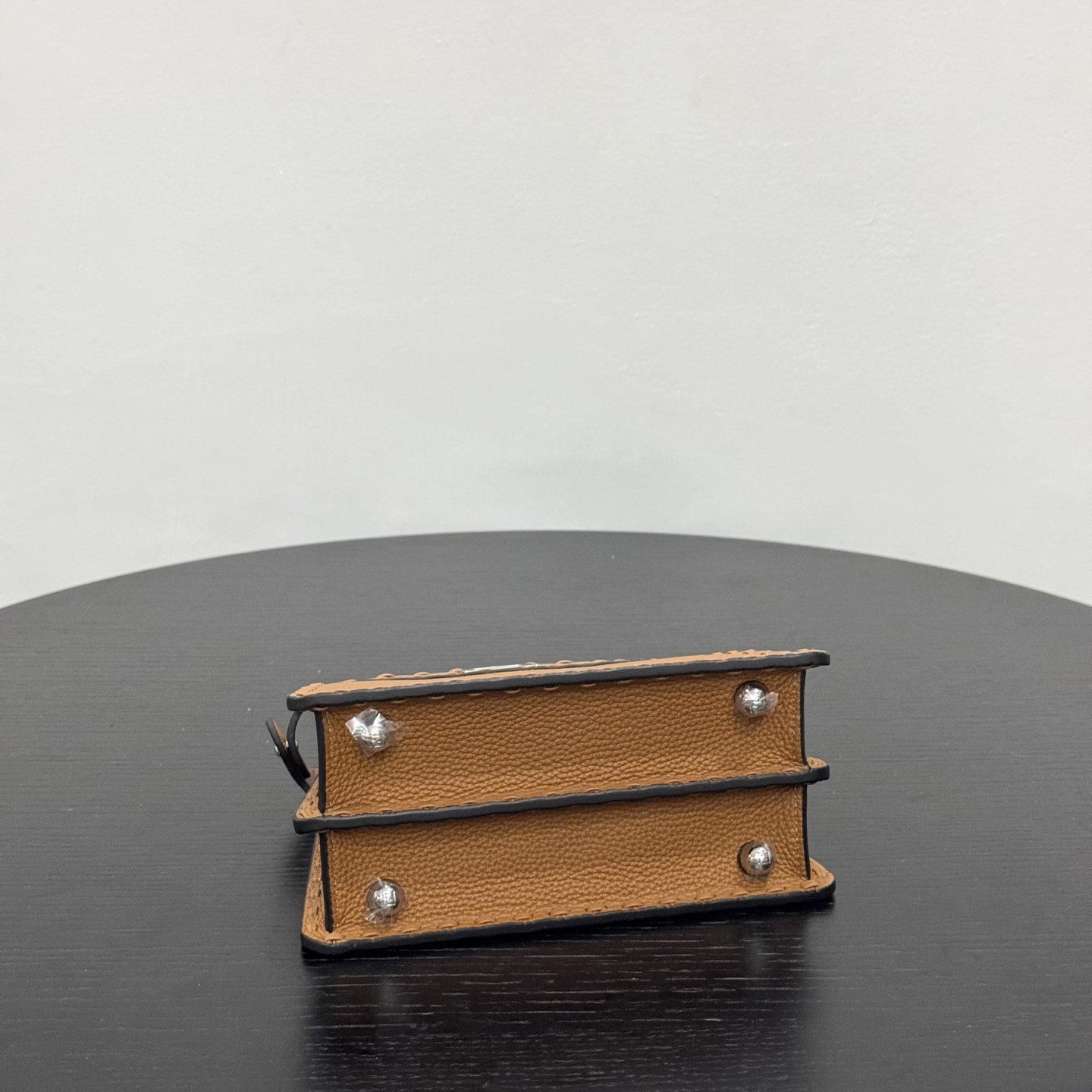 펜디 쁘띠 피카부 아이씨 유 4번 이미지