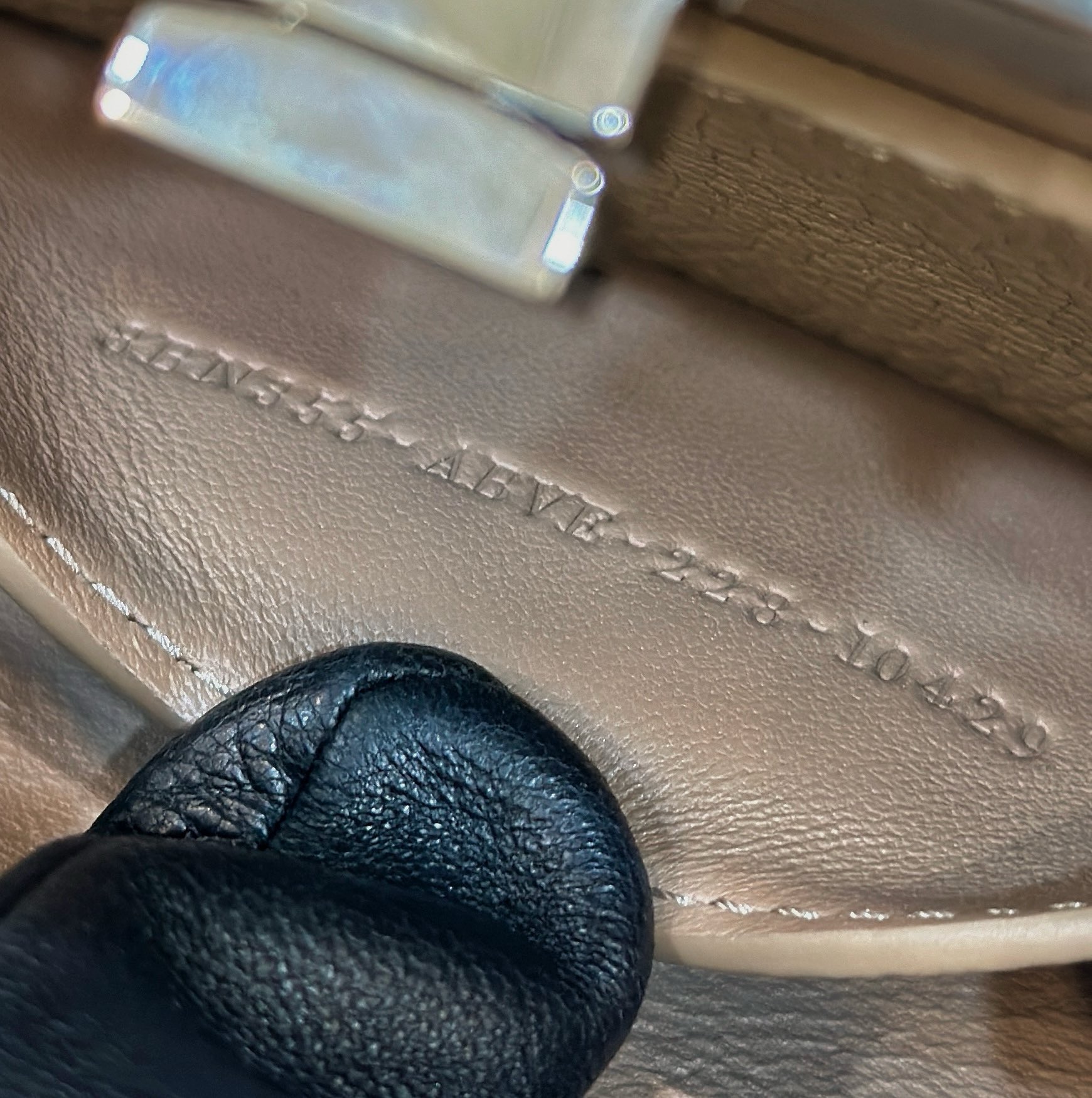 펜디 쁘띠 피카부 아이씨 유 7번 이미지