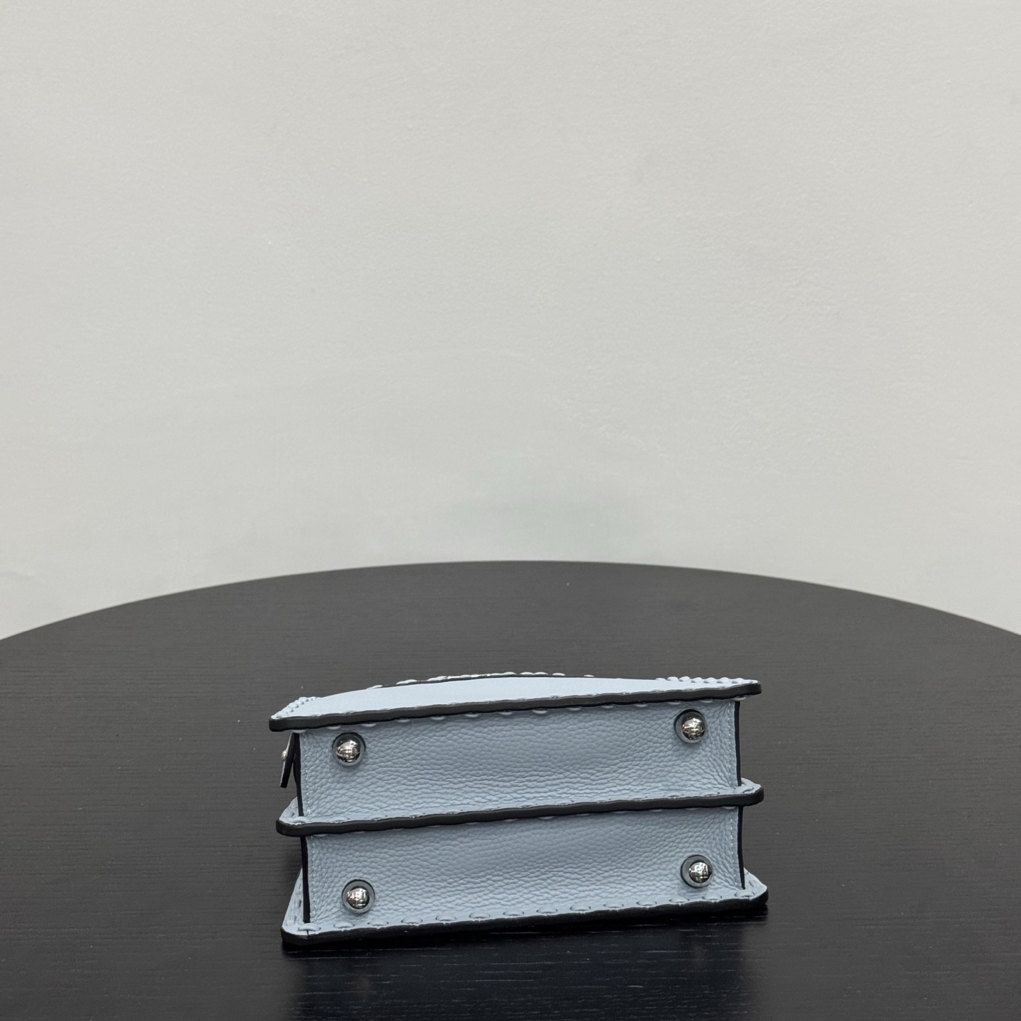 펜디 쁘띠 피카부 아이씨 유 4번 이미지