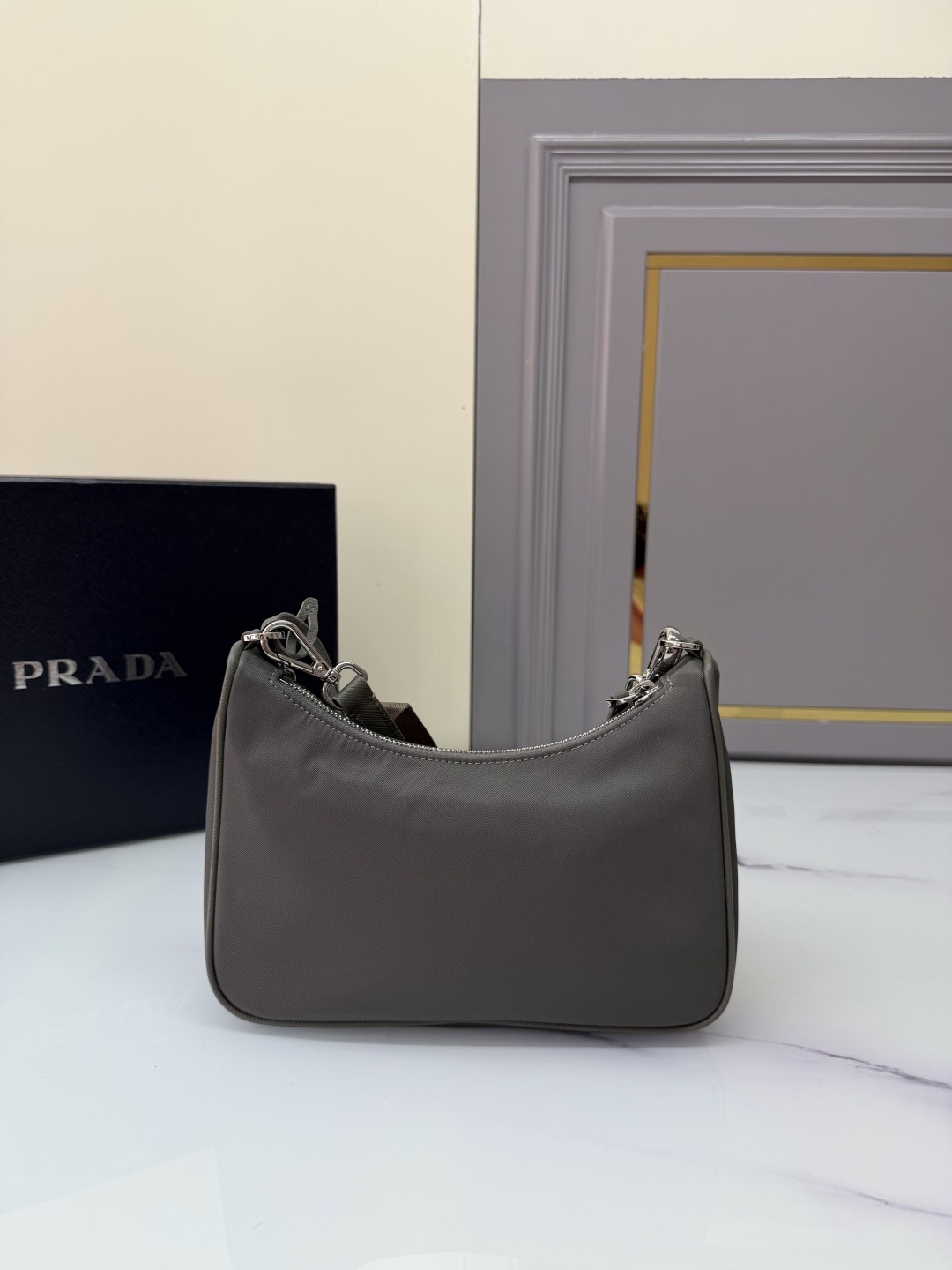 프라다 2005 리에디션 리나일론 숄더백 2번 이미지