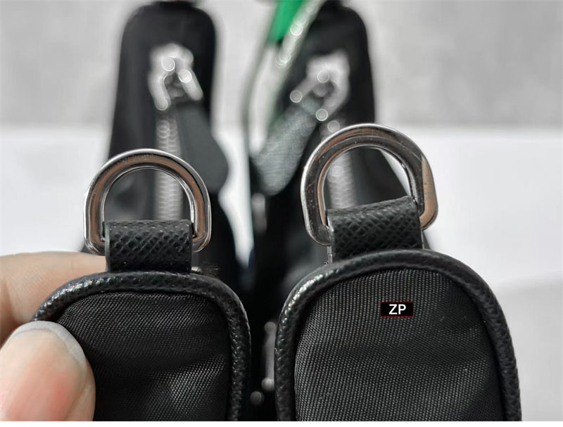 프라다 프라다 리에디션 2005 리나일론 숄더백 레플리카 11번 이미지 - Bag | 세미샵 레플리카 사이트