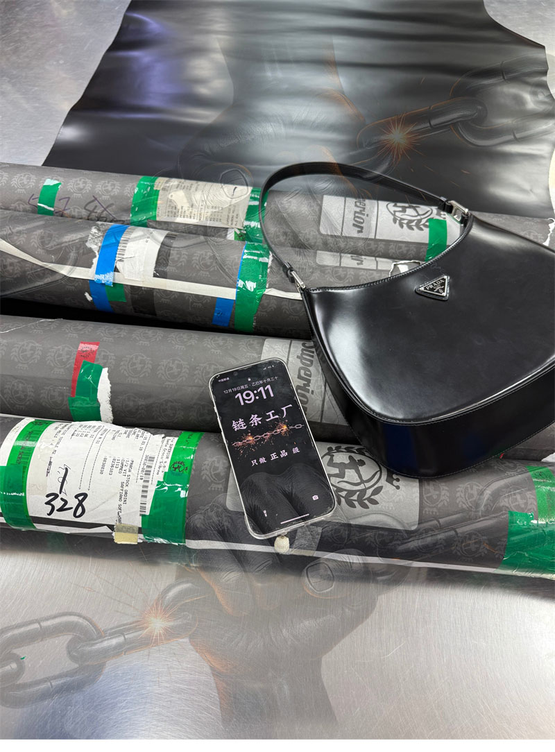 프라다 프라다 클레오 브러시드 레더 숄더백 레플리카 14번 이미지 - Bag | 세미샵 레플리카 사이트