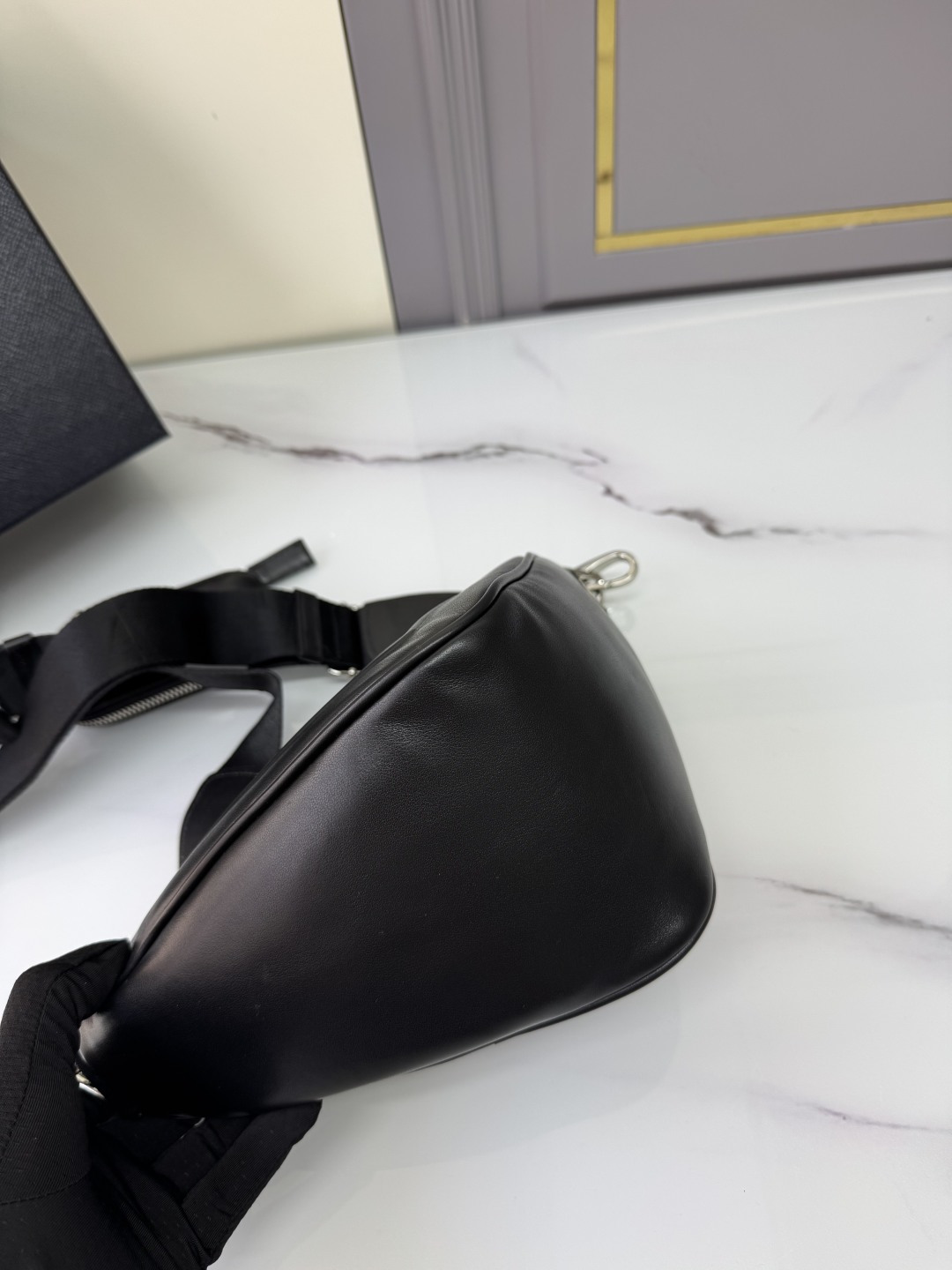 프라다 트라이앵글 숄더백 13번 이미지