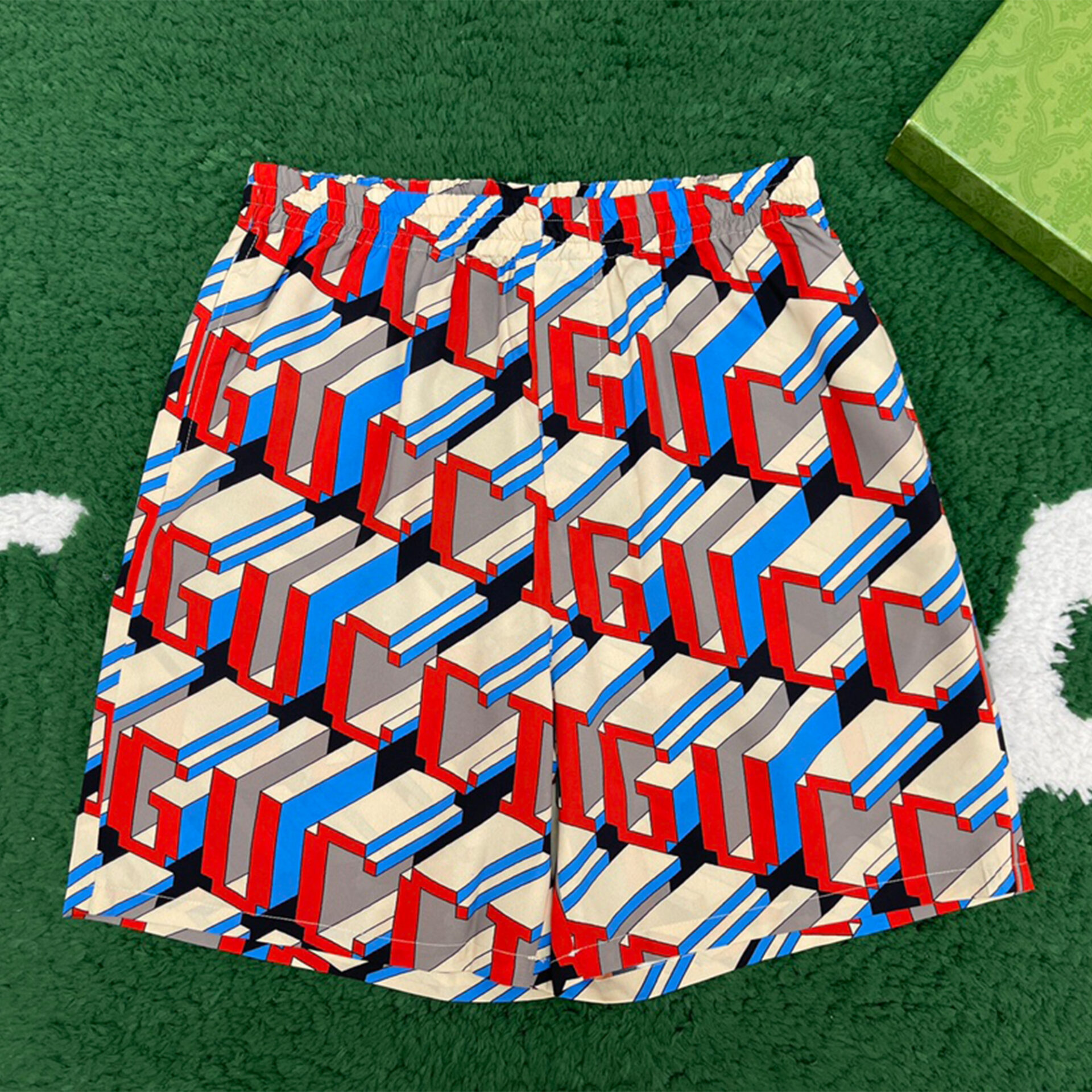 Gucci 구찌 멀티컬러 픽셀 3D 프린트 숏 팬츠 레플리카 1번 이미지 - 의류 | 세미샵 레플리카 사이트