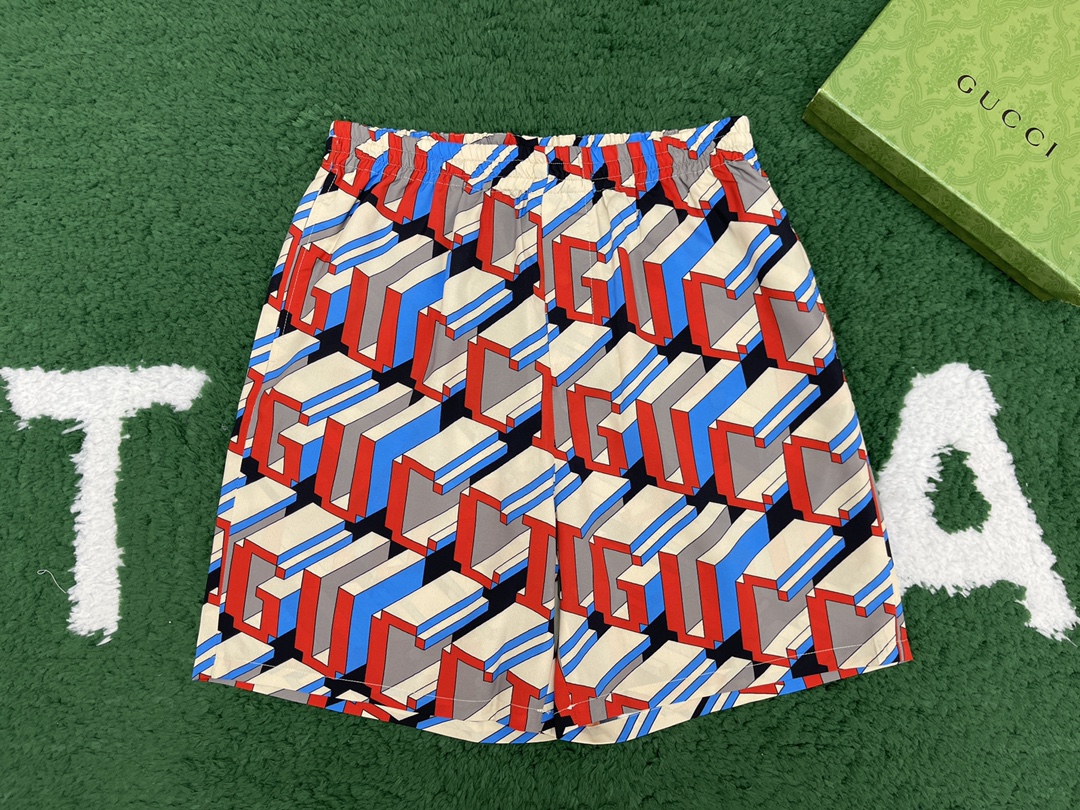 Gucci 구찌 멀티컬러 픽셀 3D 프린트 숏 팬츠 레플리카 6번 이미지 - 의류 | 세미샵 레플리카 사이트