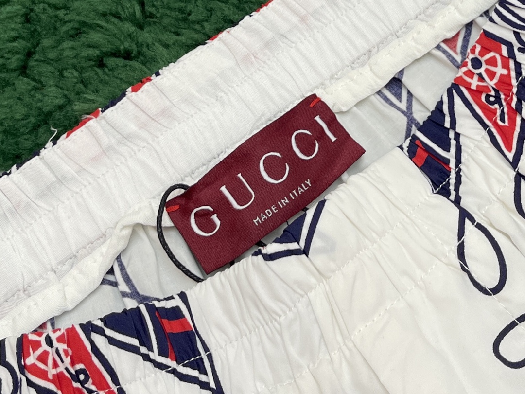Gucci 구찌 반다나 프린트 코튼 숏 팬츠 “2COLOR” 레플리카 8번 이미지 - 의류 | 세미샵 레플리카 사이트