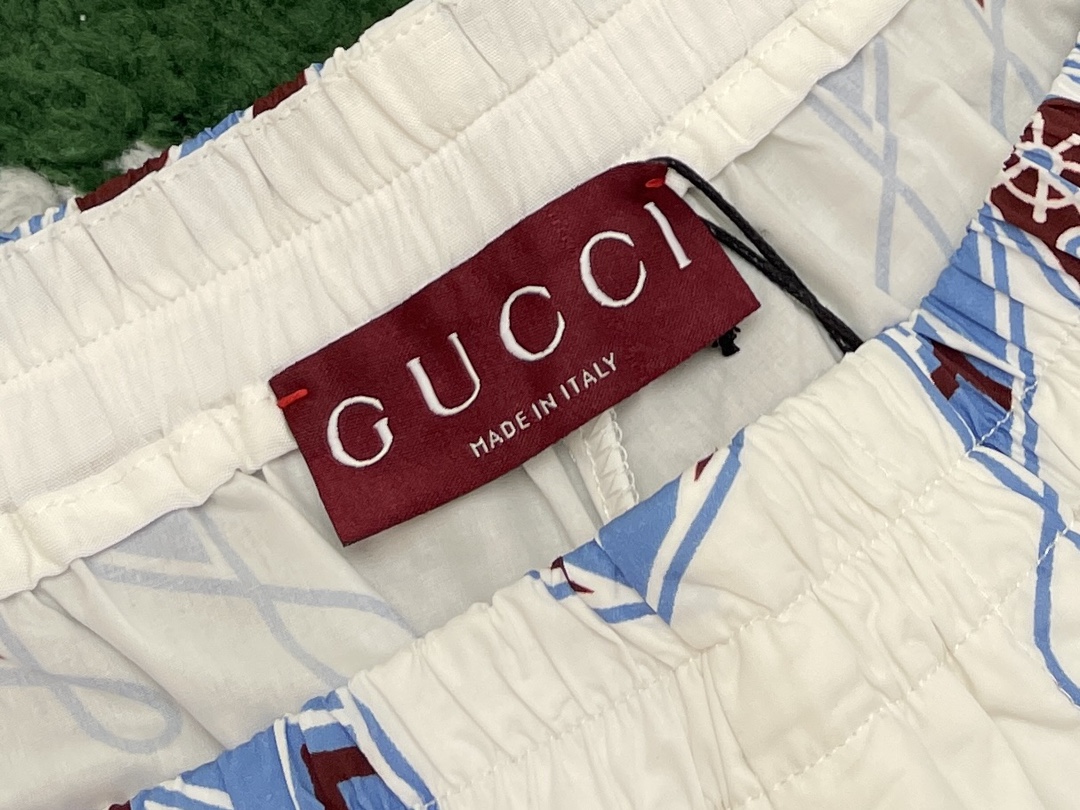 Gucci 구찌 반다나 프린트 코튼 숏 팬츠 “2COLOR” 레플리카 14번 이미지 - 의류 | 세미샵 레플리카 사이트