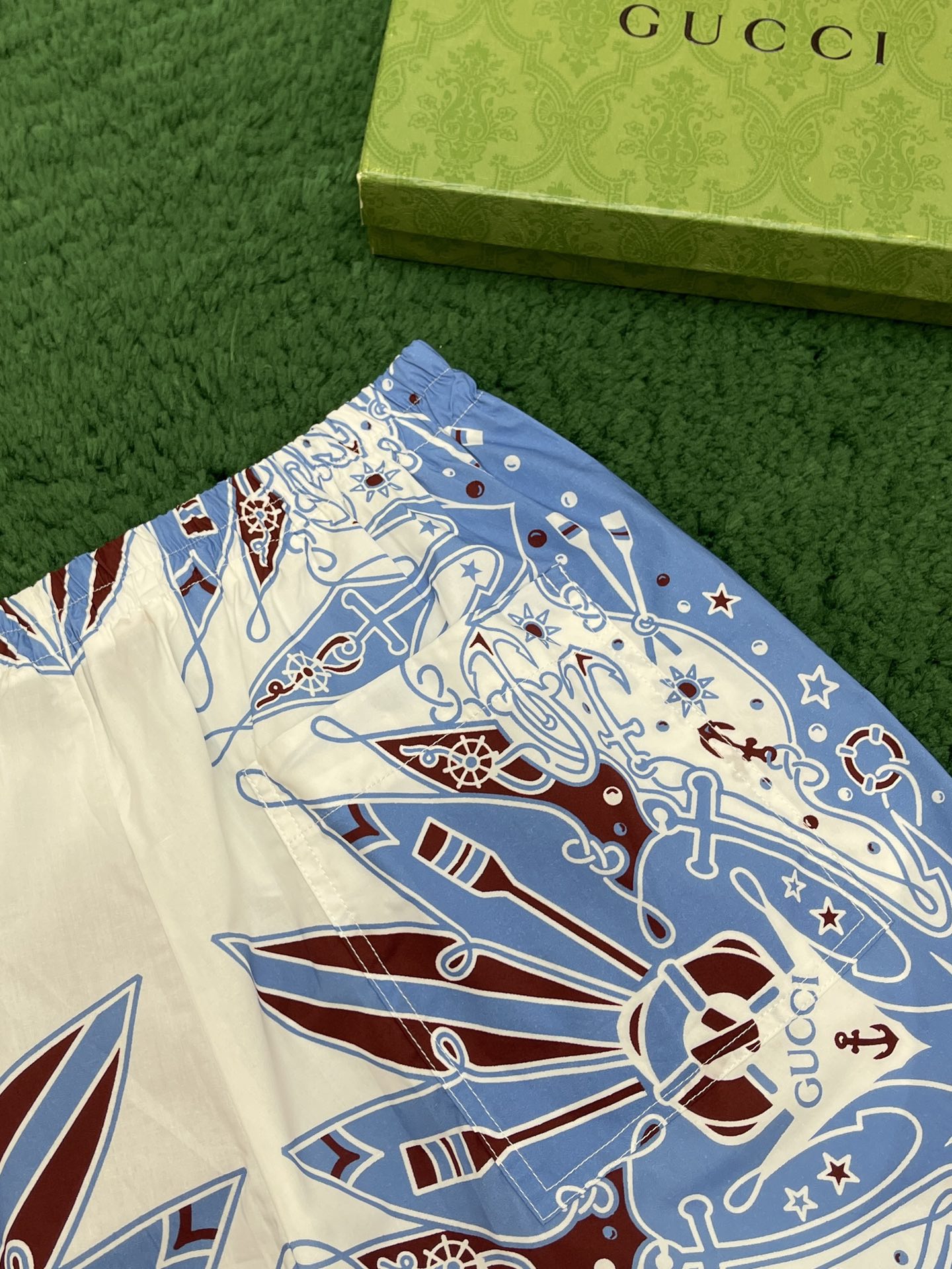 Gucci 구찌 반다나 프린트 코튼 숏 팬츠 “2COLOR” 레플리카 15번 이미지 - 의류 | 세미샵 레플리카 사이트