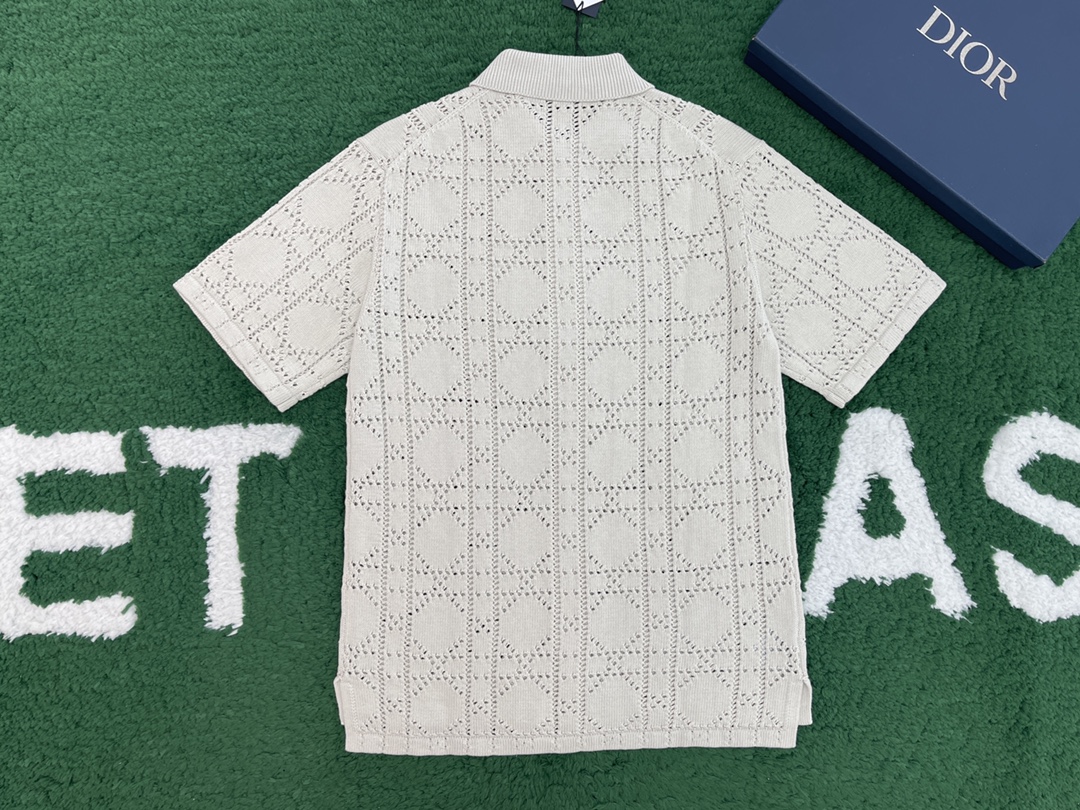 D I O R 디올 까나쥬 크로셰 니트 반소매 셔츠 “2COLOR” 레플리카 8번 이미지 - 의류 | 세미샵 레플리카 사이트
