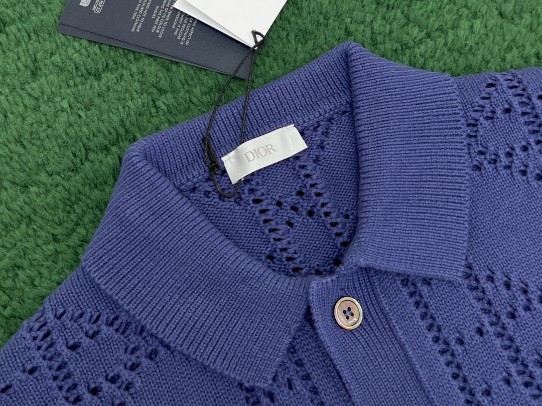 D I O R 디올 까나쥬 크로셰 니트 반소매 셔츠 “2COLOR” 레플리카 16번 이미지 - 의류 | 세미샵 레플리카 사이트