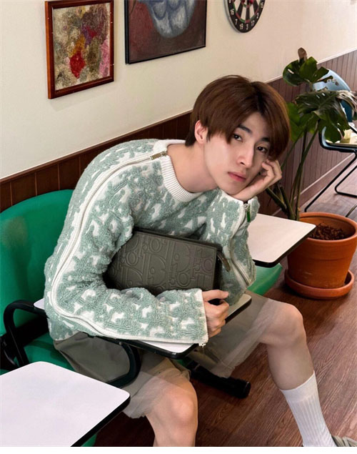 D I O R 디올 오블리크 버진 울 스웨터 2컬러 레플리카 22번 이미지 - 의류 | 세미샵 레플리카 사이트