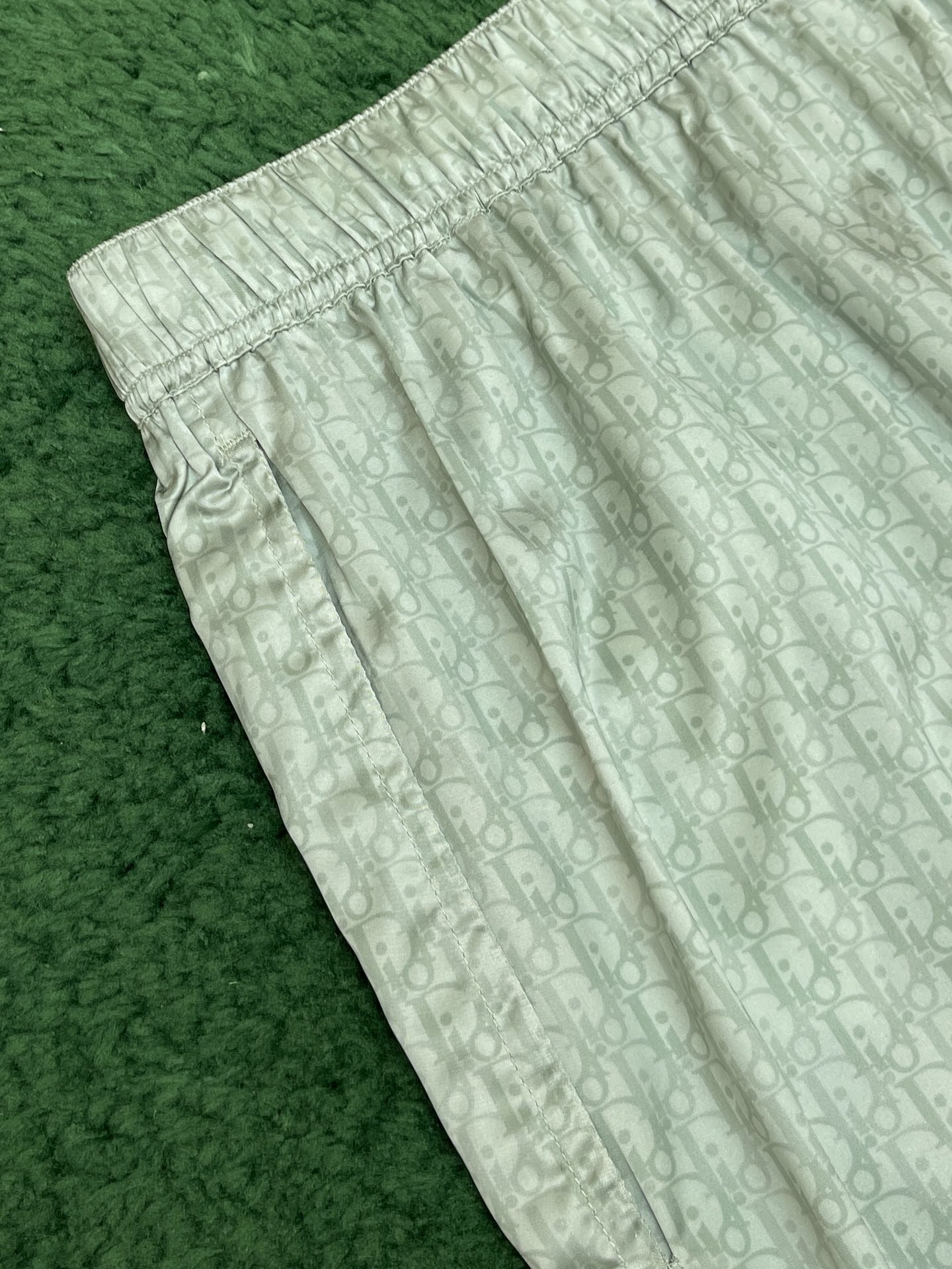 D I O R 디올 오블리크 아이코닉 실크 코튼 트윌 쇼츠 “2COLOR” 레플리카 16번 이미지 - 의류 | 세미샵 레플리카 사이트