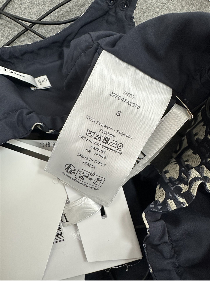 D I O R 디올 오블리크 이너 탑 & 숏 팬츠 Set 레플리카 23번 이미지 - 의류 | 세미샵 레플리카 사이트