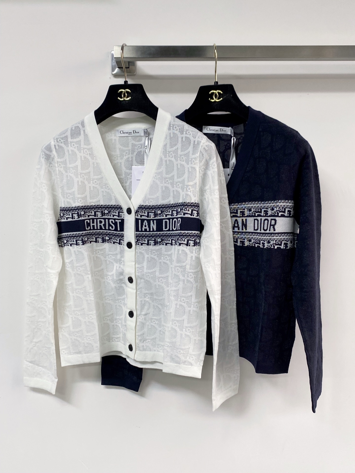 디올 디올 오빌리크 브이넥 가디건 레플리카 1번 이미지 - 의류 | 세미샵 레플리카 사이트