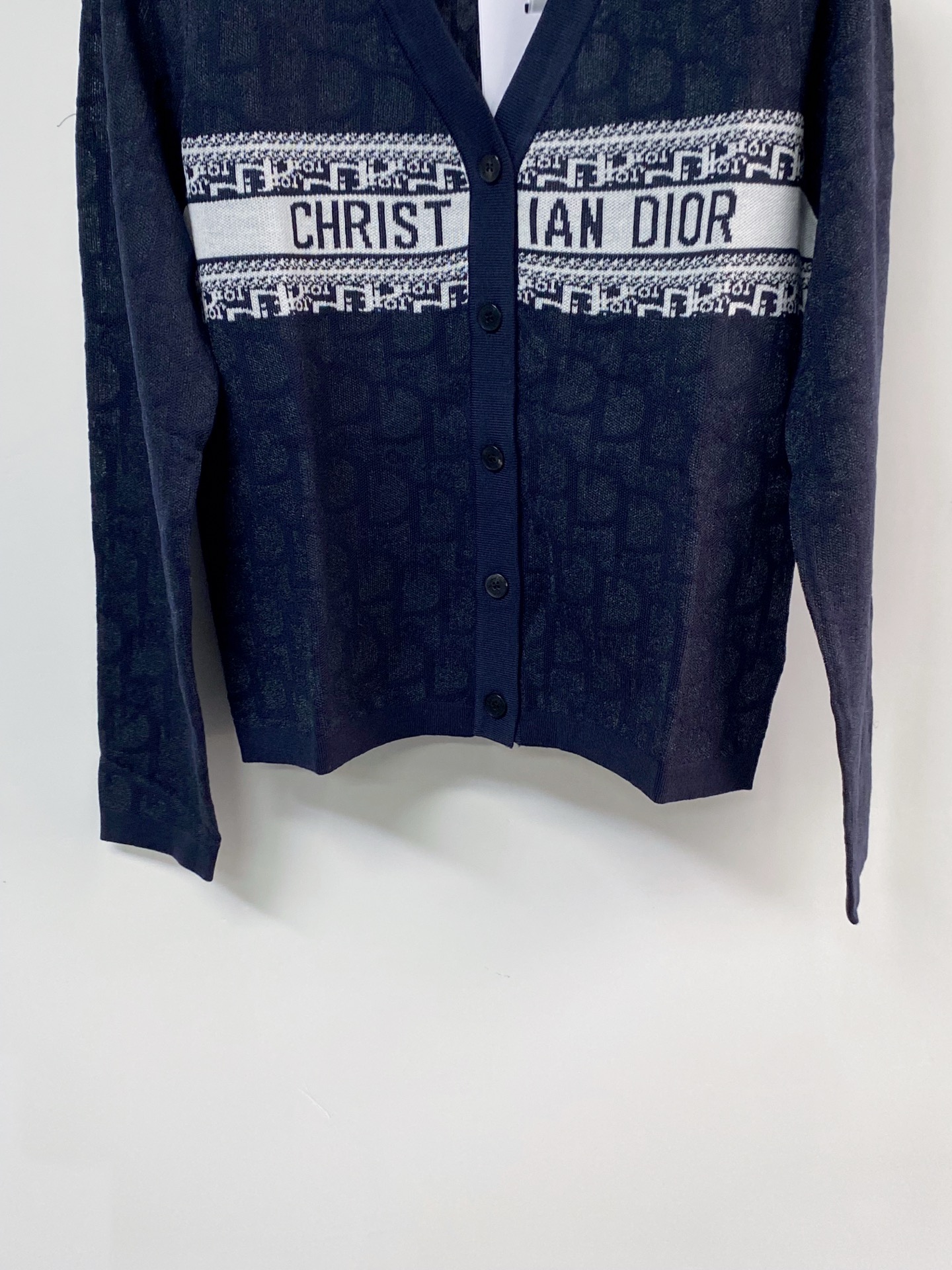 디올 디올 오빌리크 브이넥 가디건 레플리카 11번 이미지 - 의류 | 세미샵 레플리카 사이트