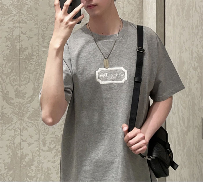 D I O R 디올 체스트 콘트라스트 자수 꾸뛰르 코튼 저지 반팔 티셔츠 “2COLOR” 레플리카 4번 이미지 - 의류 | 세미샵 레플리카 사이트