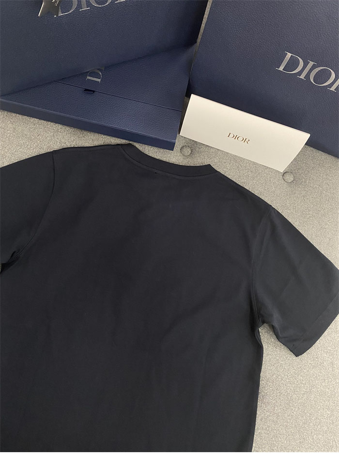 D I O R 디올 체스트 콘트라스트 자수 꾸뛰르 코튼 저지 반팔 티셔츠 “2COLOR” 레플리카 12번 이미지 - 의류 | 세미샵 레플리카 사이트