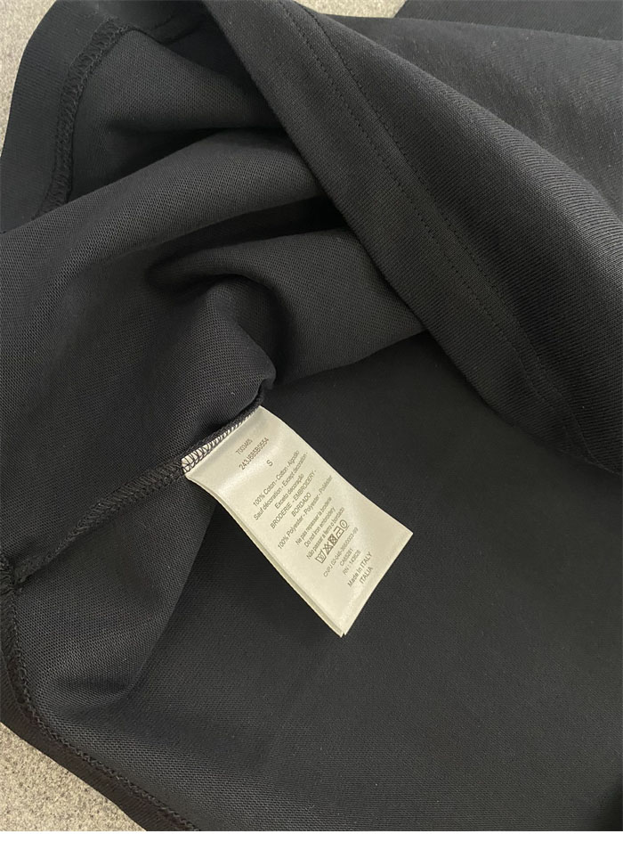 D I O R 디올 체스트 콘트라스트 자수 꾸뛰르 코튼 저지 반팔 티셔츠 “2COLOR” 레플리카 13번 이미지 - 의류 | 세미샵 레플리카 사이트